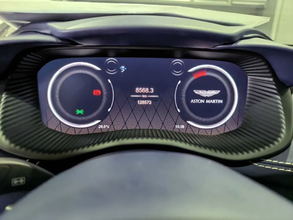 2021 Aston Martin DBX 4.0T 550HP V8 9AT,autocango,china used car exporter,china ev exporter,chinese used car exporter,chinese used ev exporter