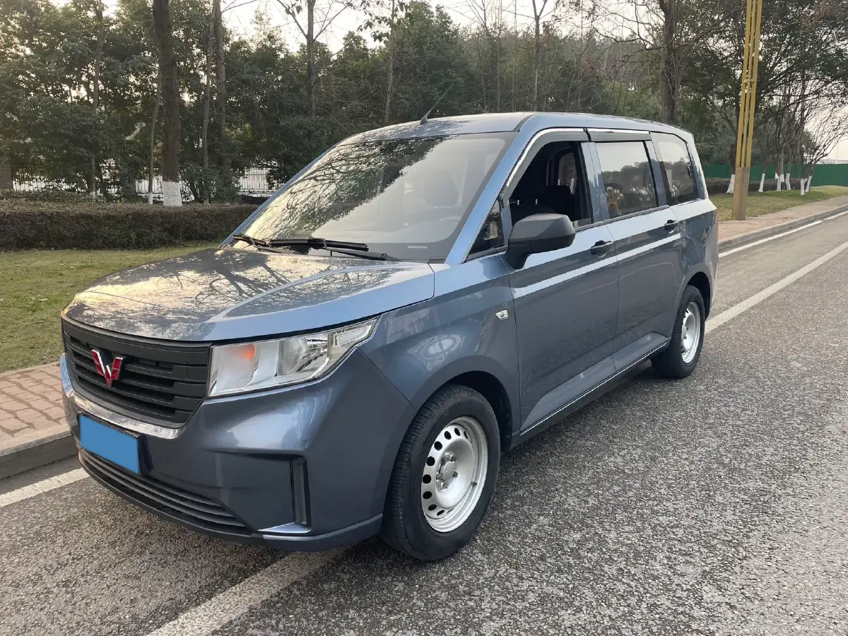 2019 WuLing HongGuang Plus 1.5T 147HP L4 6MT