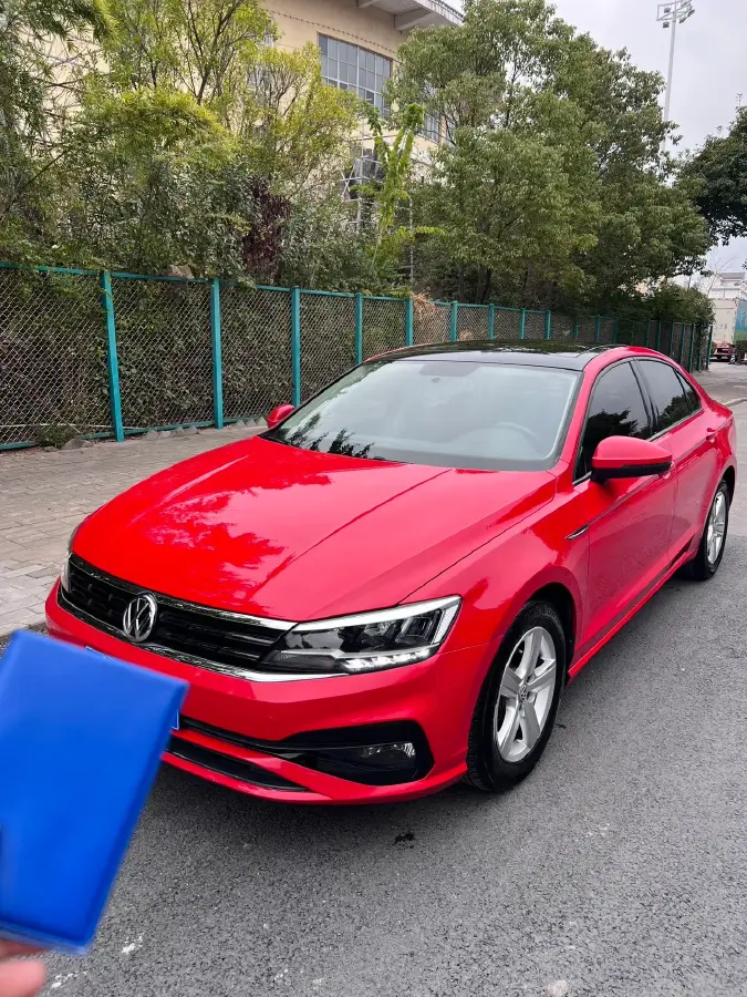 2019 Volkswagen T-Cross 1.4T 150HP L4 7DCT