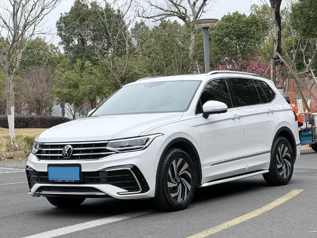 2024 Volkswagen Tiguan L 2.0T 186HP L4 7DCT