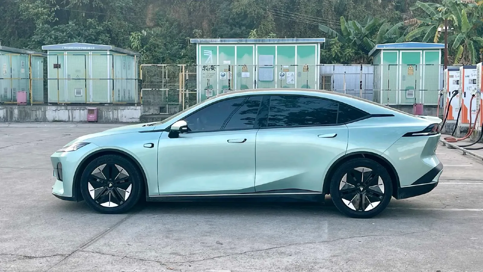 2022 DongFeng Forthing LingZhi EV BEV 68.4KWH,autocango,china used car exporter,china ev exporter,chinese used car exporter,chinese used ev exporter