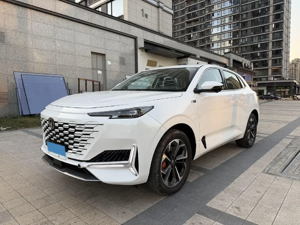 2024 ChangAn UNI-K iDD 1.5T 170HP L4 6TCT PHEV 28.4KWH