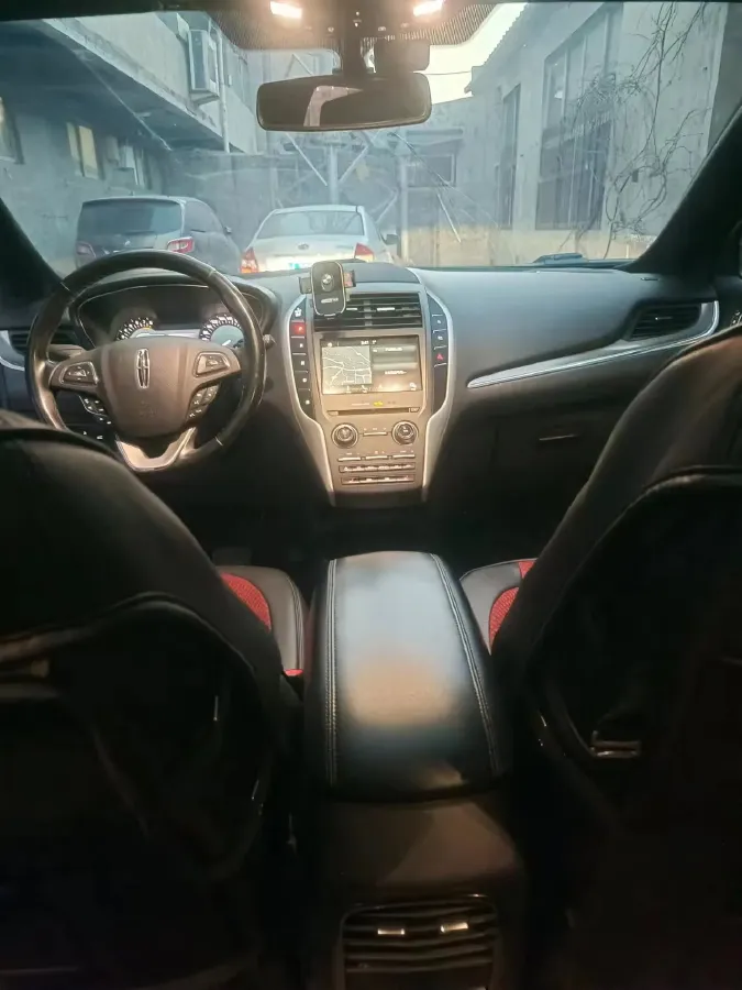 2018 Lincoln MKC 2.0T 203HP L4 6AT,autocango,china used car exporter,china ev exporter,chinese used car exporter,chinese used ev exporter