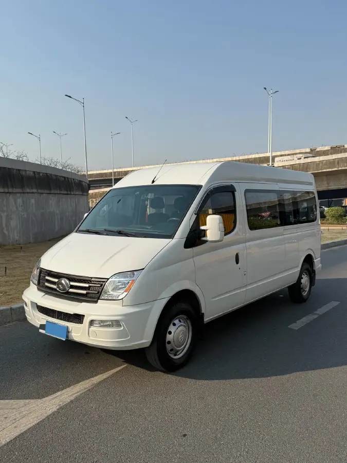2021 MAXUS XinTu V80 2.0T 139HP L4 6MT