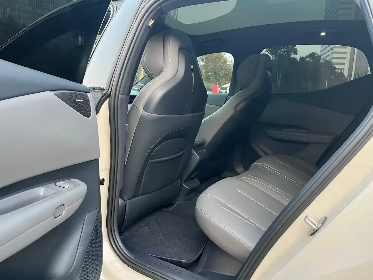 2025 Dongfeng Z9 2.0T 258HP L4 8AT,autocango,china used car exporter,china ev exporter,chinese used car exporter,chinese used ev exporter