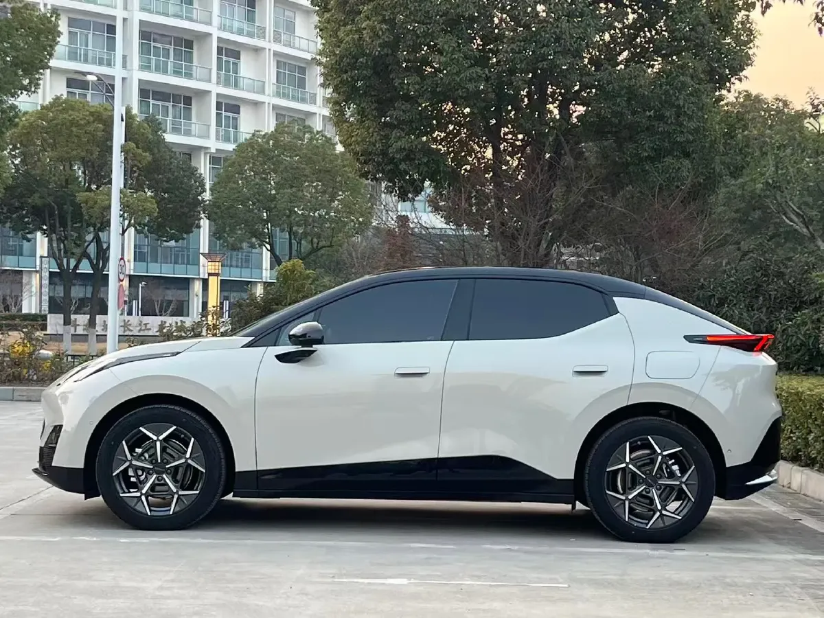 2025 Dongfeng Z9 2.0T 258HP L4 8AT,autocango,china used car exporter,china ev exporter,chinese used car exporter,chinese used ev exporter