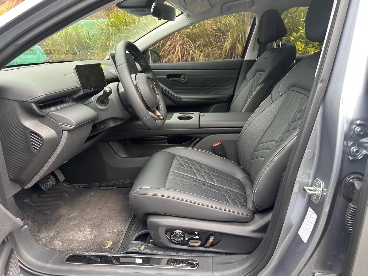 2025 BaoJun XiangJing BEV,autocango,china used car exporter,china ev exporter,chinese used car exporter,chinese used ev exporter