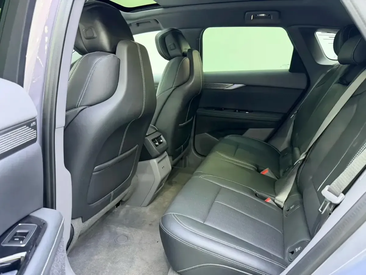 2024 Cadillac OPTIQ BEV 79.7KWH,autocango,china used car exporter,china ev exporter,chinese used car exporter,chinese used ev exporter