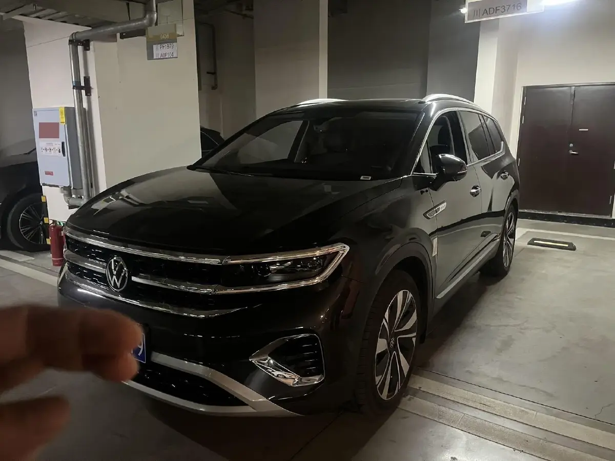 2024 Volkswagen Talagon 2.0T 220HP L4 7DCT