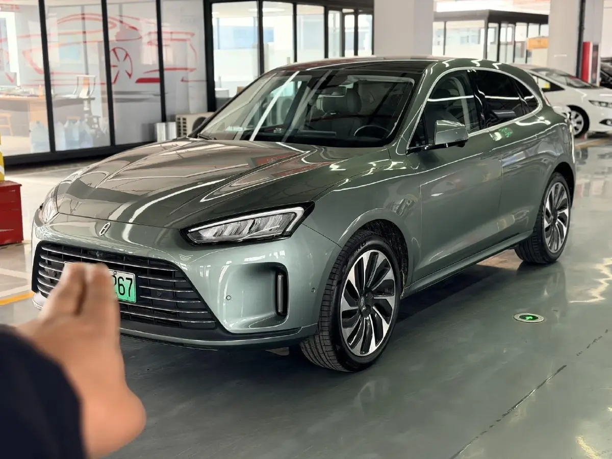 2022 Isuzu Mu-X 2.0T 220HP L4 8AT