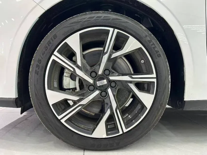 2023 Geely Galaxy L6 1.5T 163HP L4 3DHT PHEV,autocango,china used car exporter,china ev exporter,chinese used car exporter,chinese used ev exporter