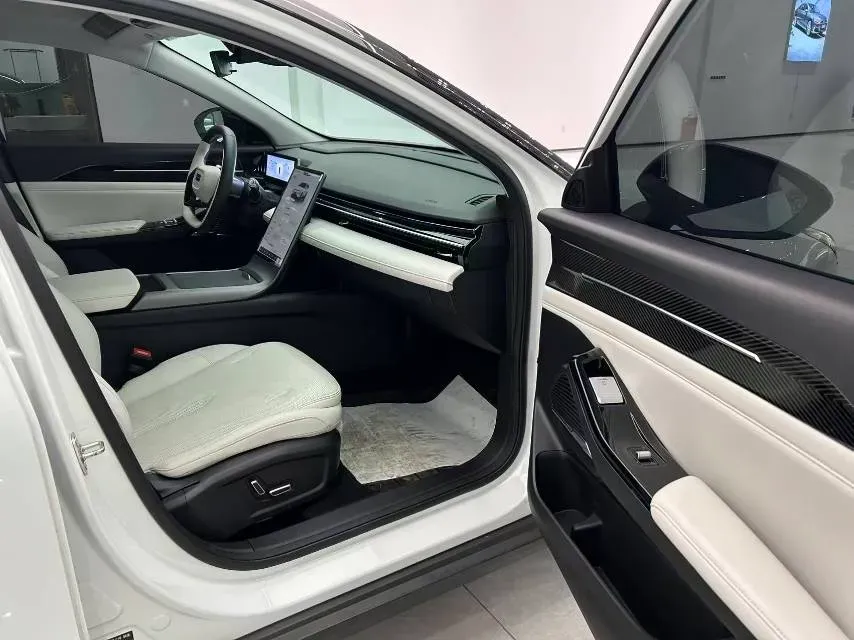 2023 Geely Galaxy L6 1.5T 163HP L4 3DHT PHEV,autocango,china used car exporter,china ev exporter,chinese used car exporter,chinese used ev exporter
