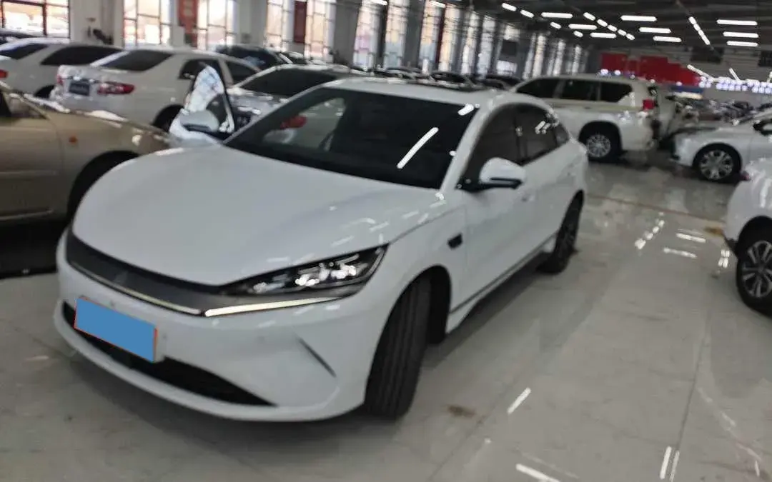 2025 BYD QinL BEV