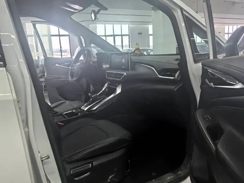 2020 MAXUS Euniq 5 BEV 52.5KWH,autocango,china used car exporter,china ev exporter,chinese used car exporter,chinese used ev exporter