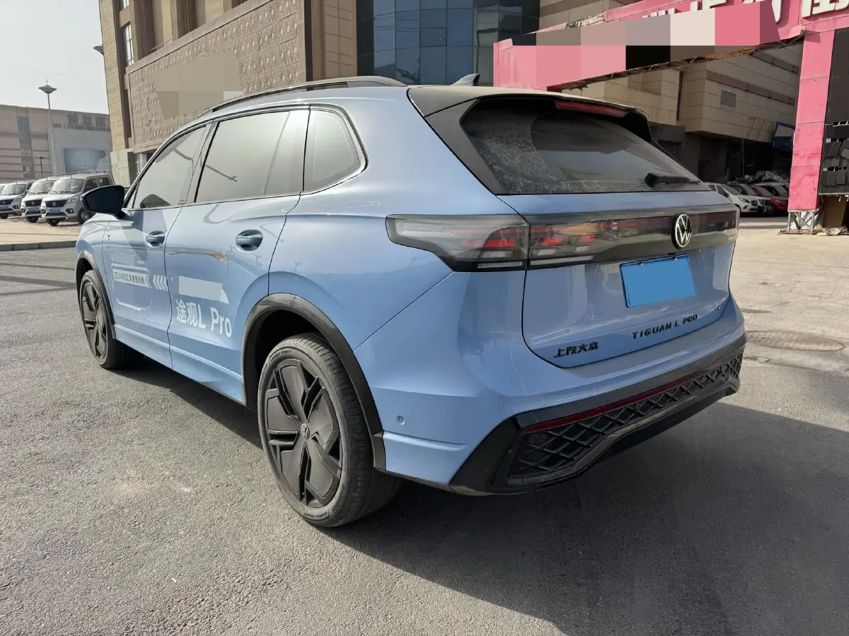 2024 Volkswagen Tiguan L 2.0T 220HP L4 7DCT,autocango,china used car exporter,china ev exporter,chinese used car exporter,chinese used ev exporter