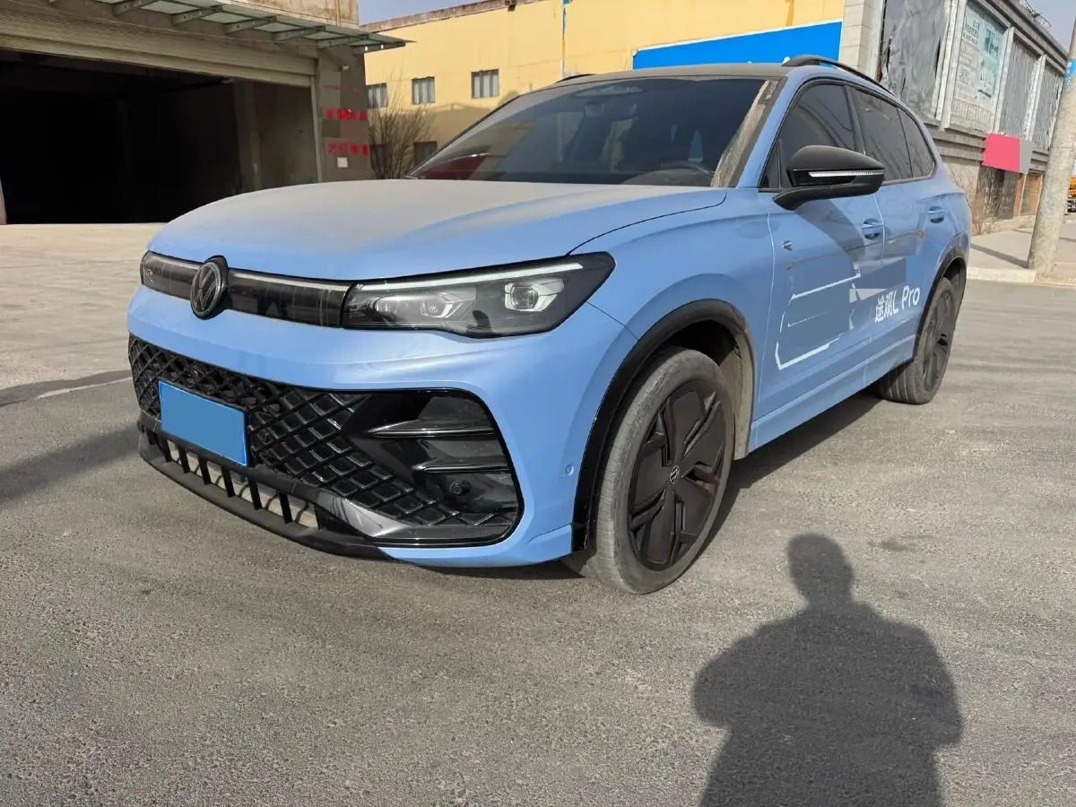 2024 Volkswagen Tiguan L 2.0T 220HP L4 7DCT