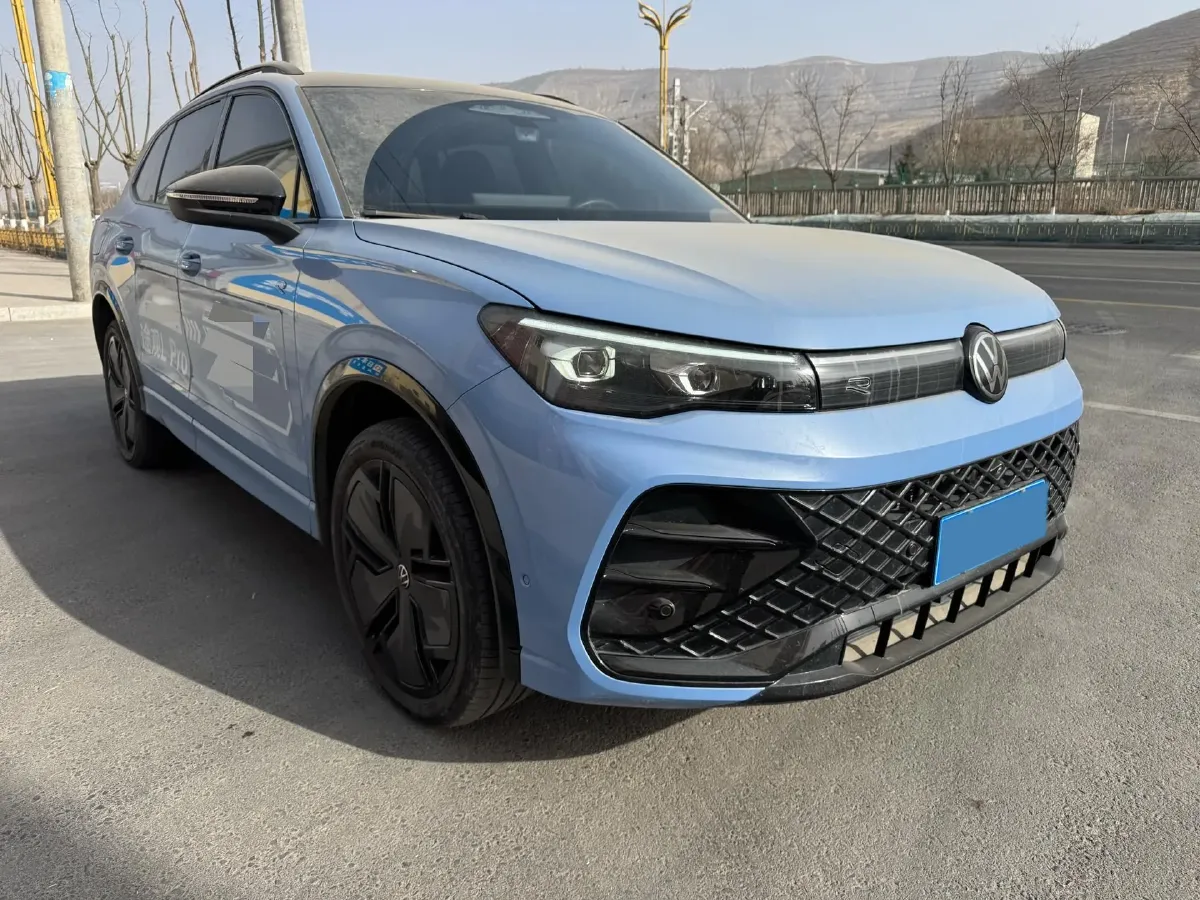 2024 Volkswagen Tiguan L 2.0T 220HP L4 7DCT,autocango,china used car exporter,china ev exporter,chinese used car exporter,chinese used ev exporter