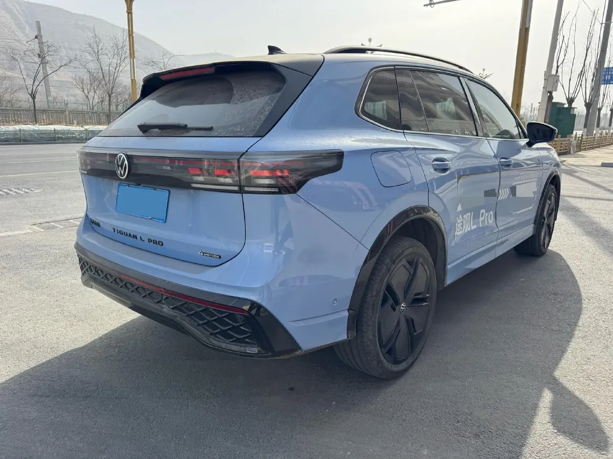 2024 Volkswagen Tiguan L 2.0T 220HP L4 7DCT,autocango,china used car exporter,china ev exporter,chinese used car exporter,chinese used ev exporter