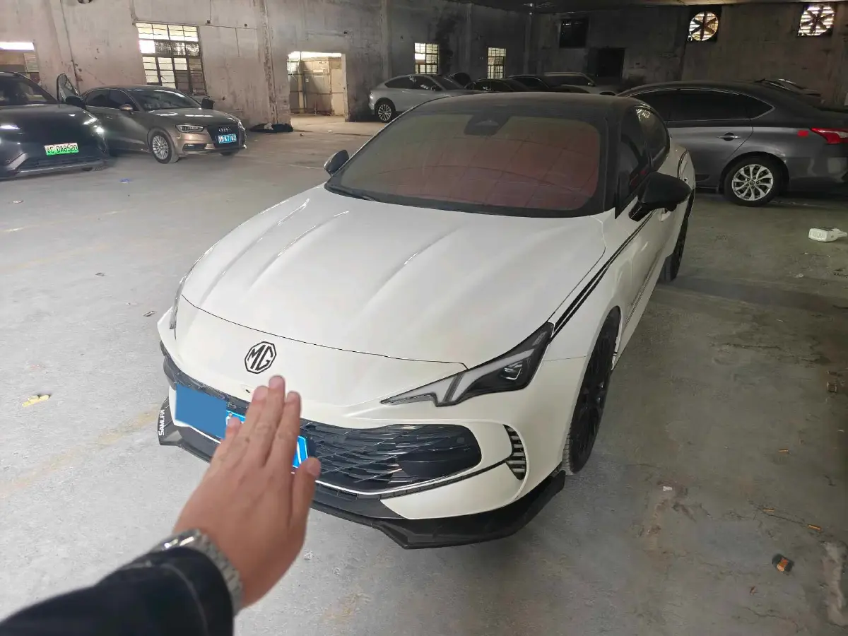 2025 MG 7 2.0T 261HP L4 9AT