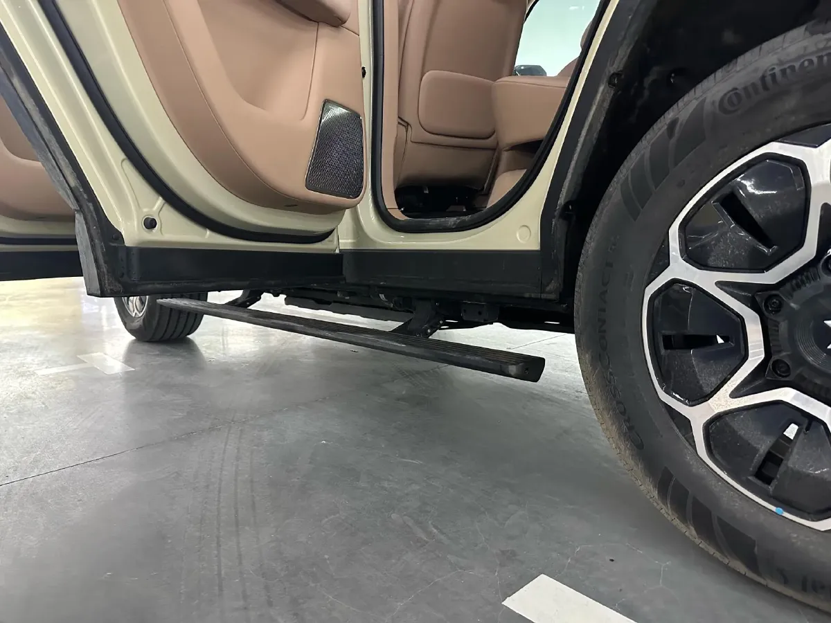 2025 M Hero WarriorM817 1.5T 197HP L4 2DHT PHEV,autocango,china used car exporter,china ev exporter,chinese used car exporter,chinese used ev exporter