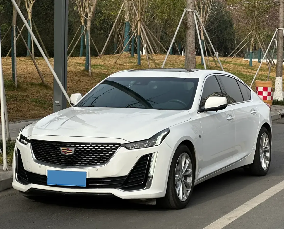 2022 Cadillac CT5 2.0T 237HP L4 10AT