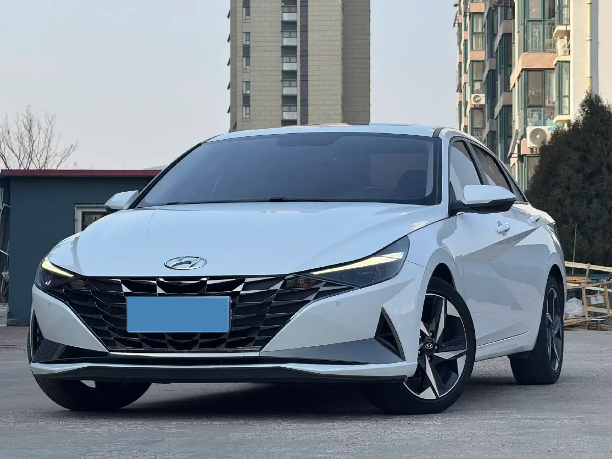 2022 Hyundai Elantra 1.5L 115HP L4 CVT