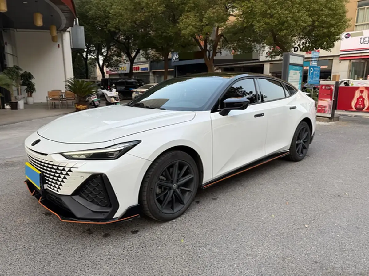 2023 ChangAn UNI-V 2.0T 233HP L4 8AT