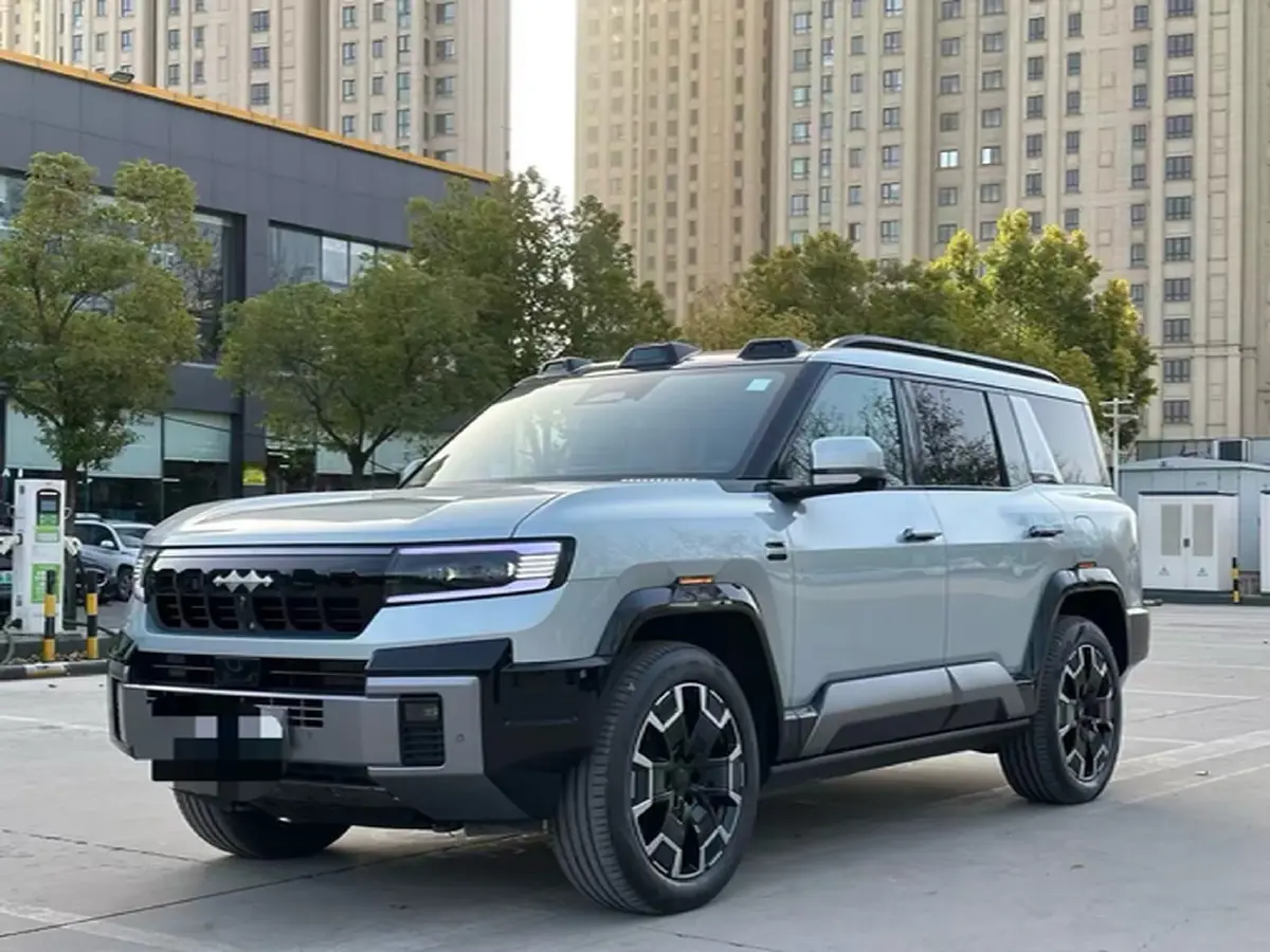 2025 FangChengBao Bao 8 2.0T 245HP L4 E-CVT PHEV 36.8KWH