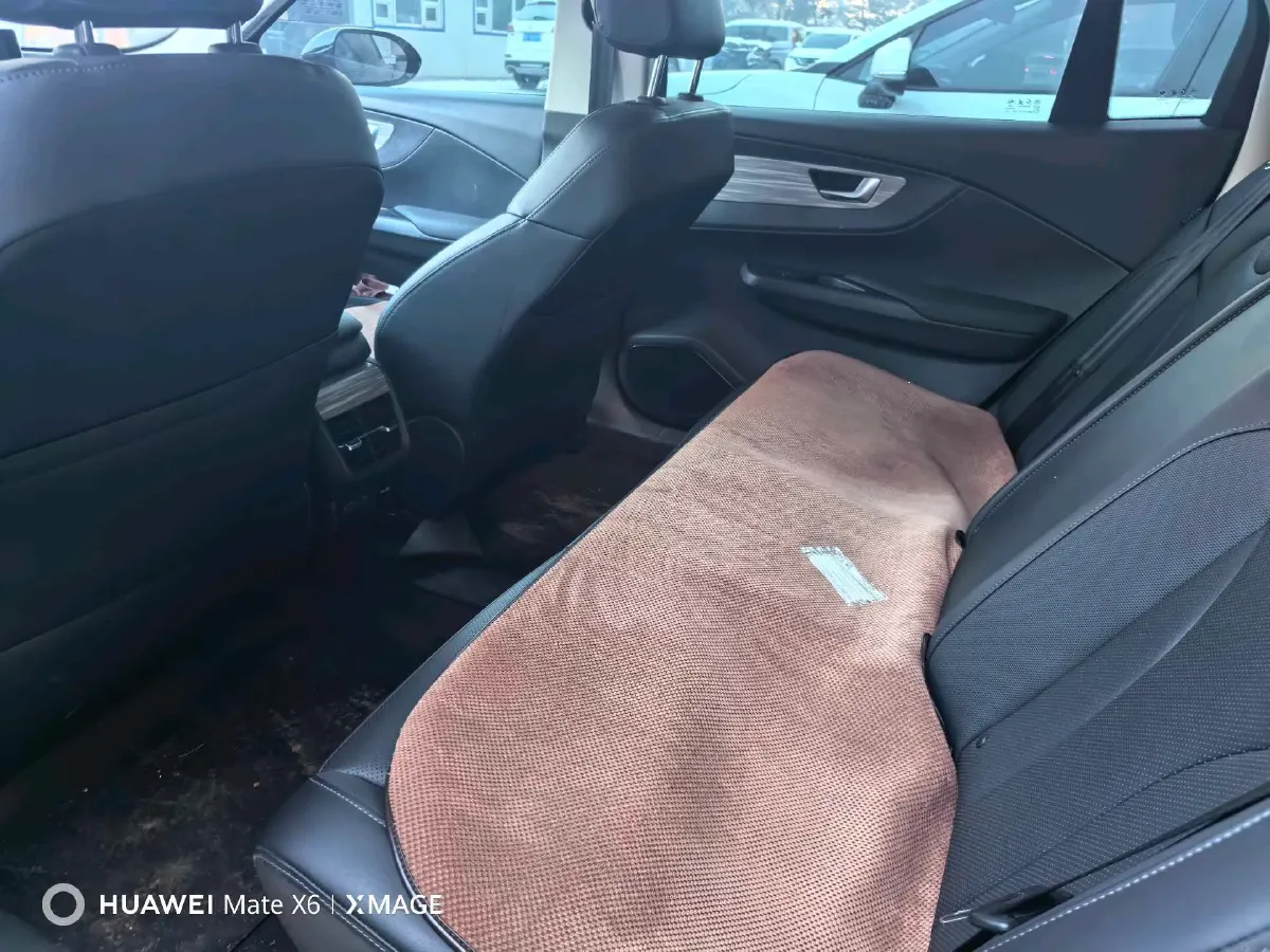 2024 HongQi E-QM5 BEV 72KWH,autocango,china used car exporter,china ev exporter,chinese used car exporter,chinese used ev exporter