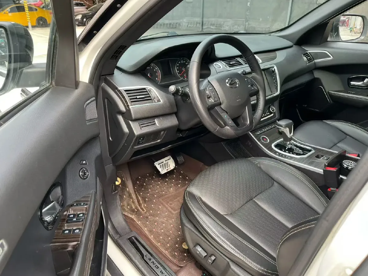 2018 Landwind X7 1.5T 163HP L4 8AT,autocango,china used car exporter,china ev exporter,chinese used car exporter,chinese used ev exporter