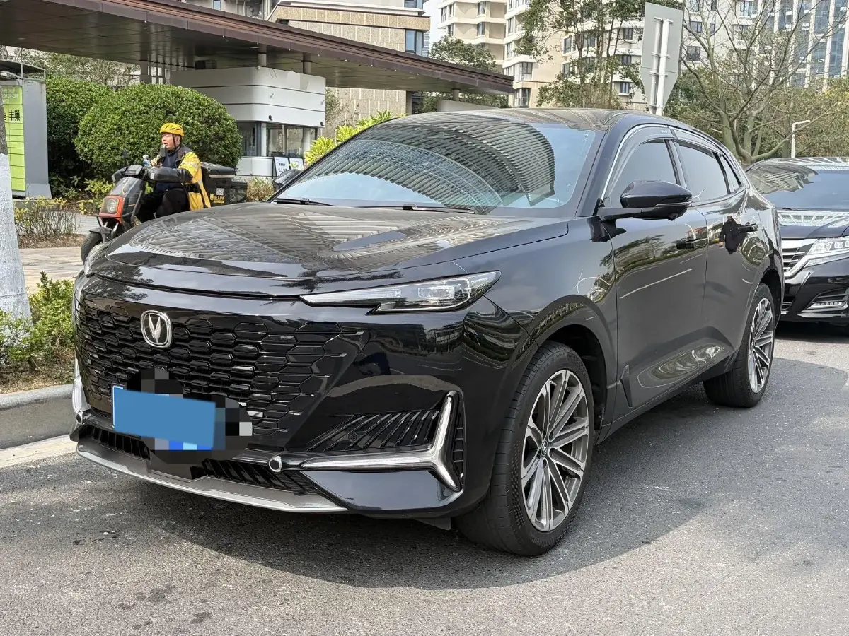 2021 ChangAn UNI-K 2.0T 233HP L4 8AT