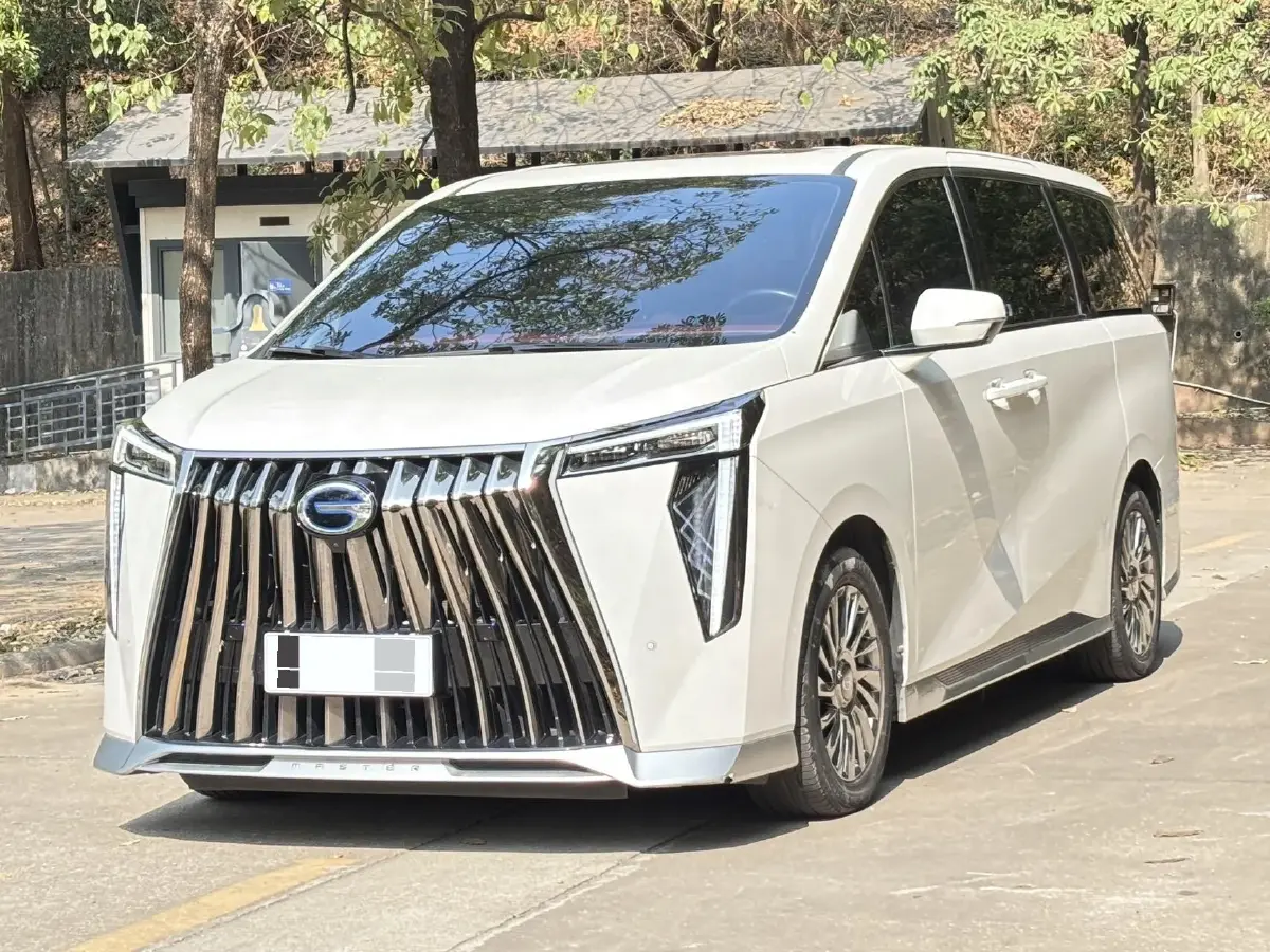 2023 GAC Trumpchi M8 2.0T 190HP L4 E-CVT Hybrid