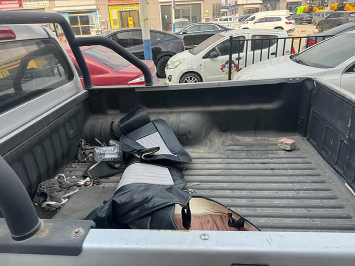 2020 JMC BaoDian 2.5T 140HP L4 5MT,autocango,china used car exporter,china ev exporter,chinese used car exporter,chinese used ev exporter