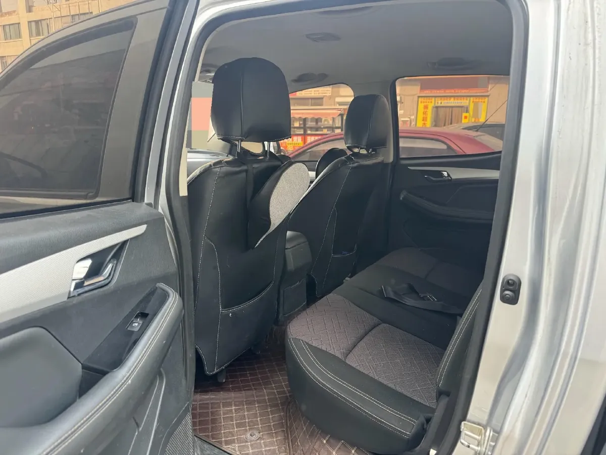 2020 JMC BaoDian 2.5T 140HP L4 5MT,autocango,china used car exporter,china ev exporter,chinese used car exporter,chinese used ev exporter