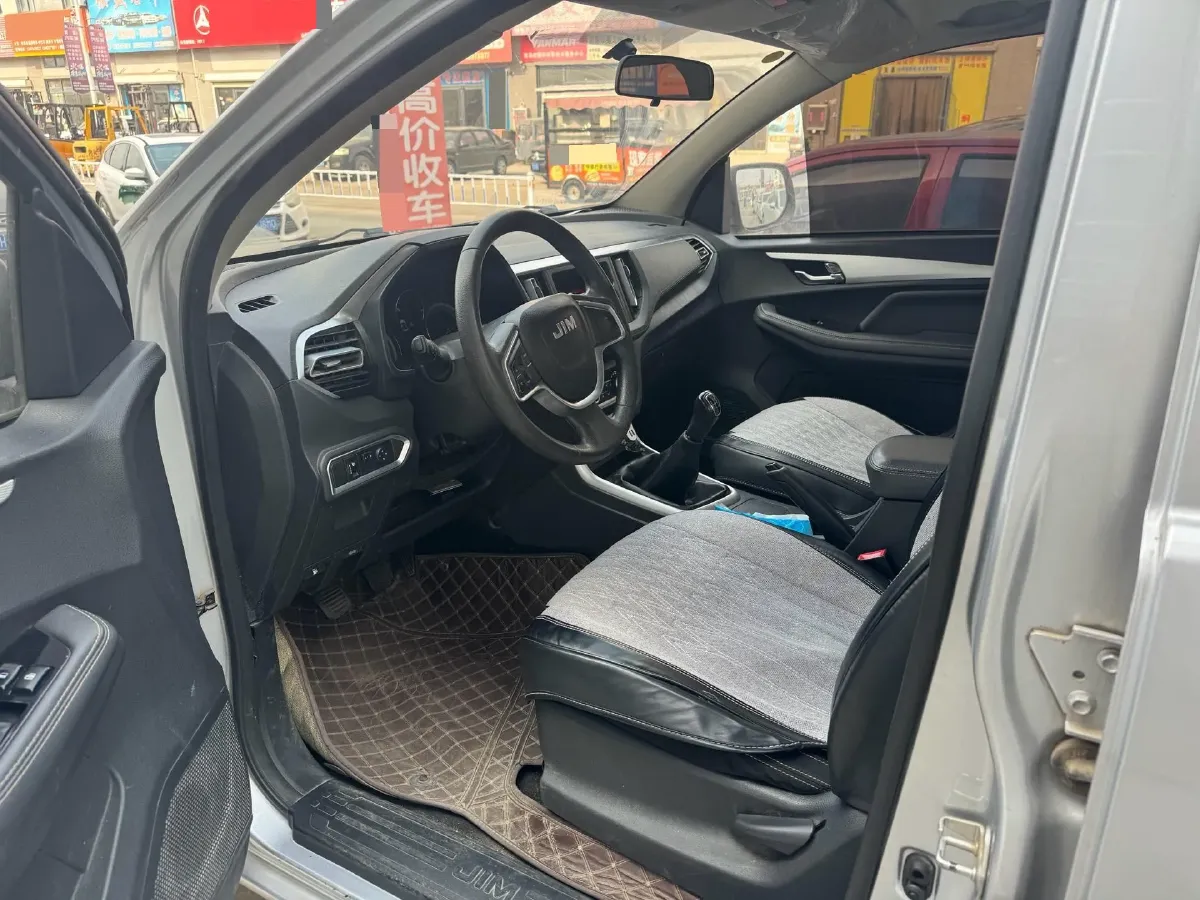 2020 JMC BaoDian 2.5T 140HP L4 5MT,autocango,china used car exporter,china ev exporter,chinese used car exporter,chinese used ev exporter