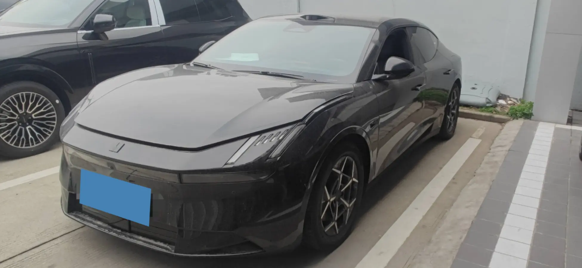 2025 HongQi HS7 2.0T 252HP L4 8AT