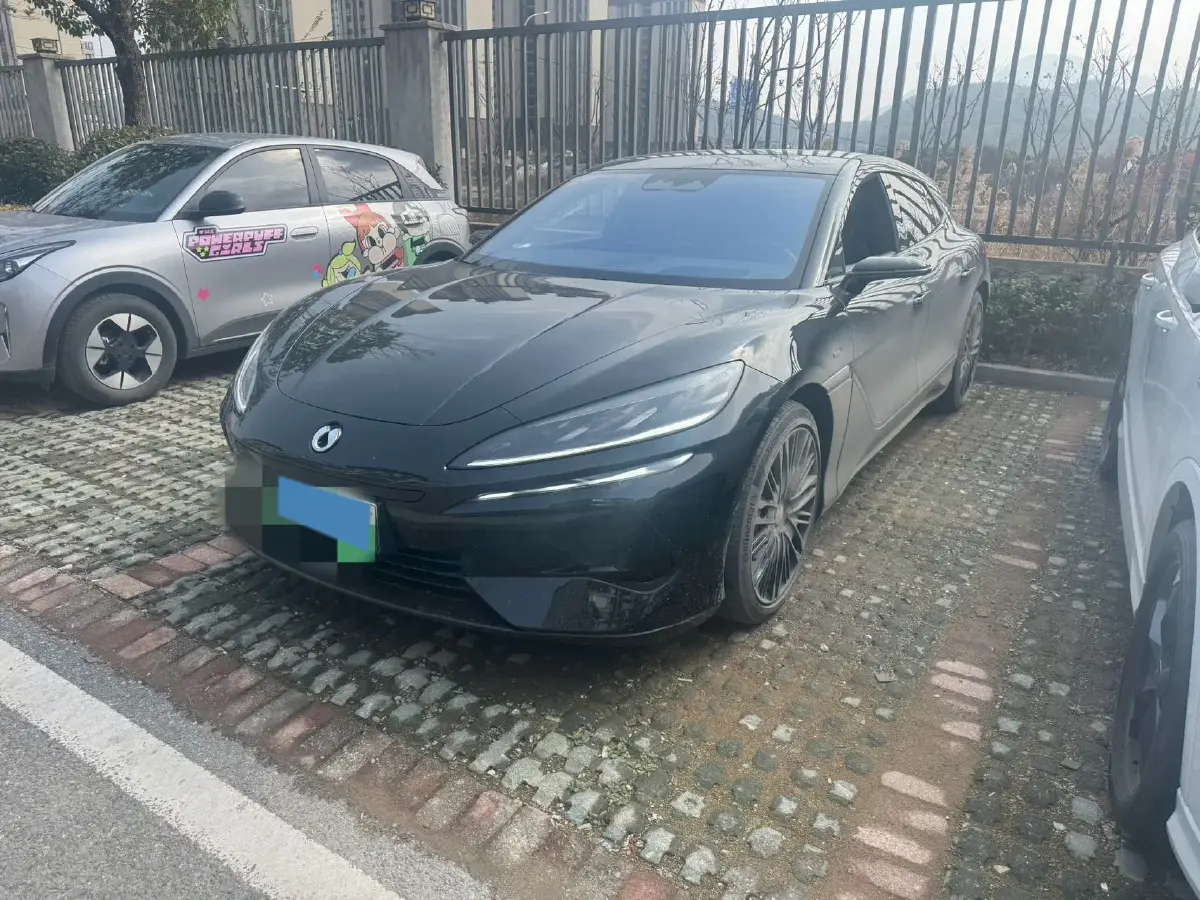 2024 Denza DenzaZ9GT 2.0T 207HP L4 E-CVT PHEV 38.5KWH