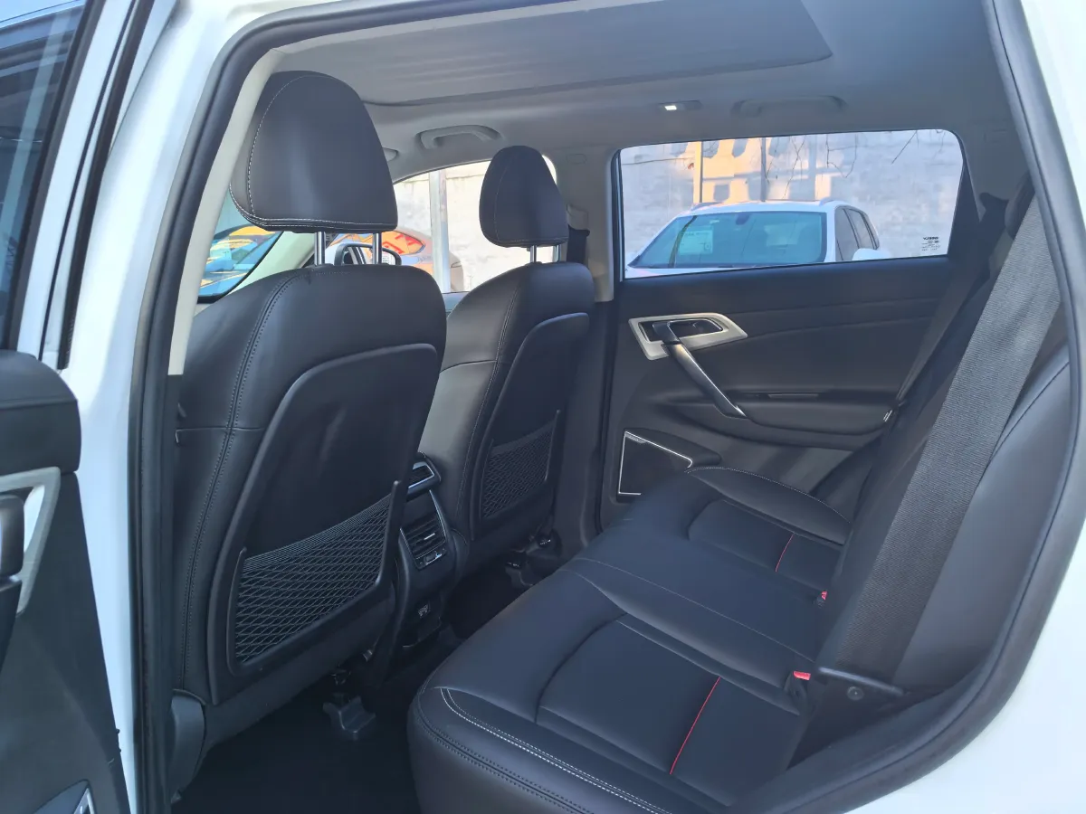 2020 Roewe i6 1.5T 169HP L4 7DCT,autocango,china used car exporter,china ev exporter,chinese used car exporter,chinese used ev exporter