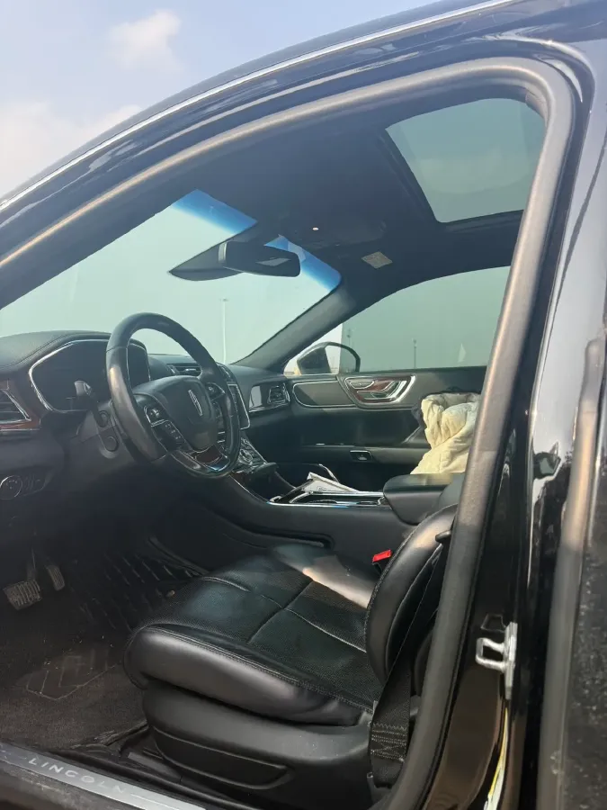 2018 Lincoln Continental 2.0T 261HP L4 6AT,autocango,china used car exporter,china ev exporter,chinese used car exporter,chinese used ev exporter