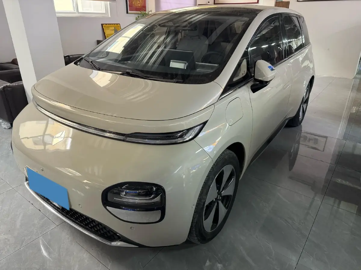 2023 BaoJun Cloud BEV 50.6KWH