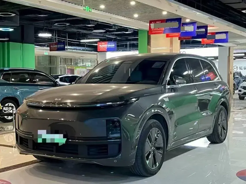 2024 Volvo S60 2.0T 197HP L4 7DCT