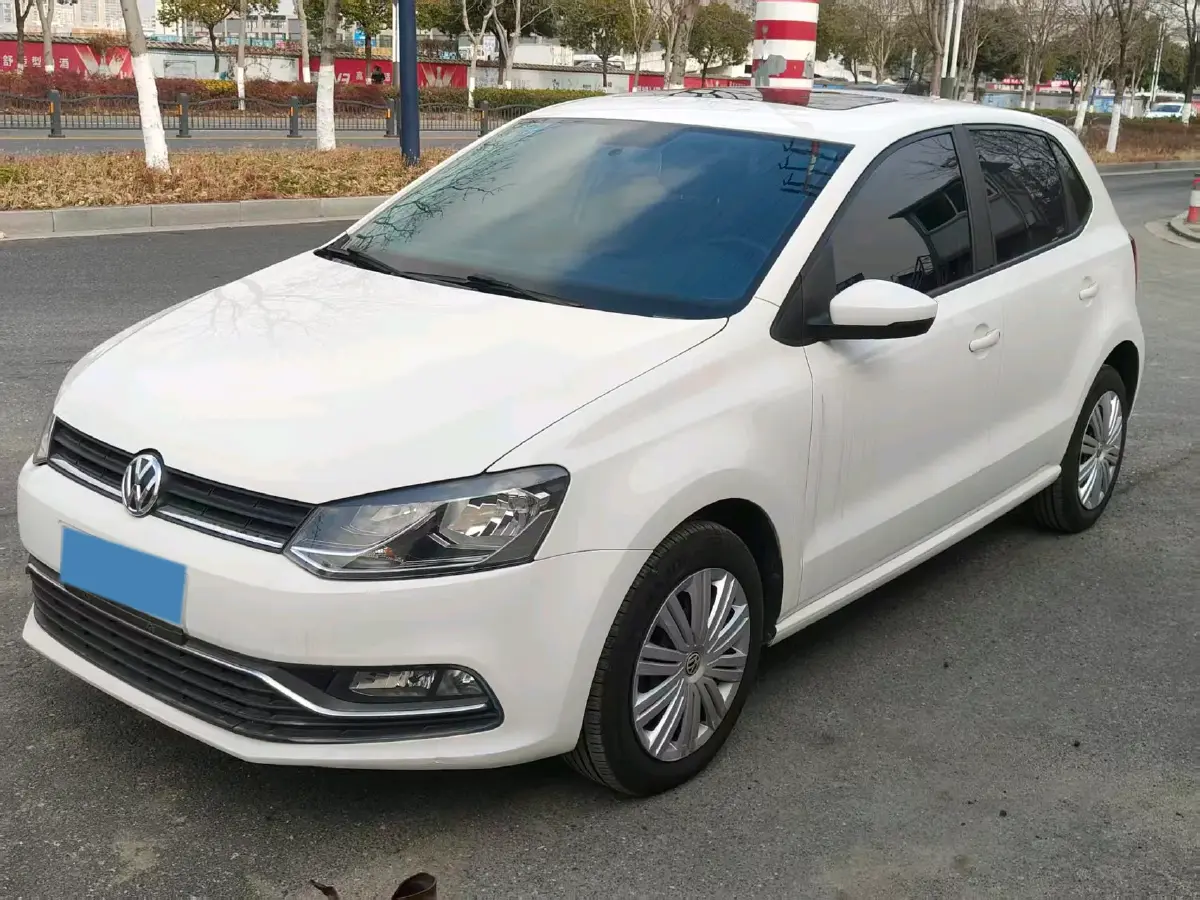 2016 Volkswagen Polo 1.6L 110HP L4 6AT