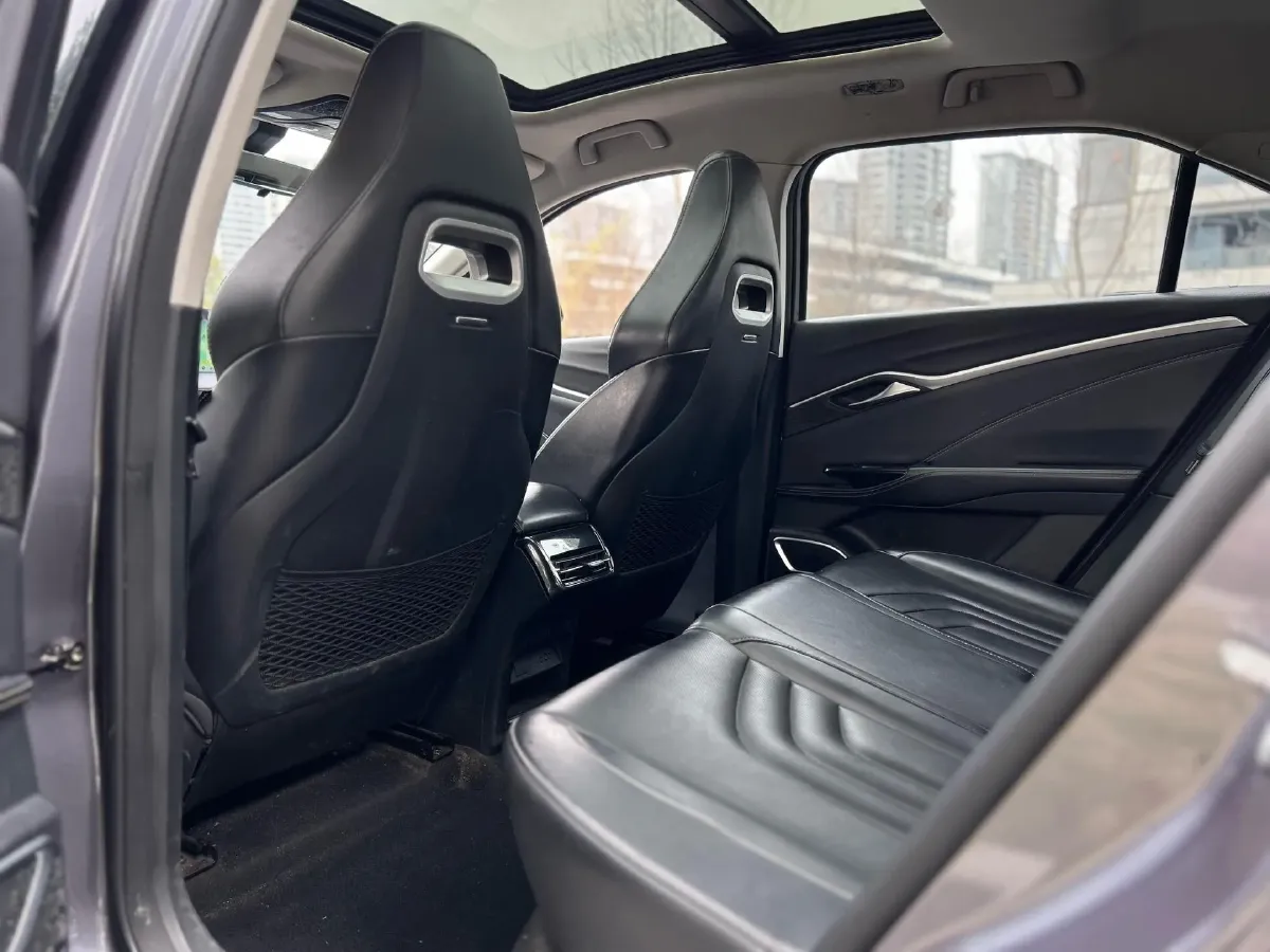 2022 Venucia Grand V 1.5T 190HP L4 7DCT,autocango,china used car exporter,china ev exporter,chinese used car exporter,chinese used ev exporter