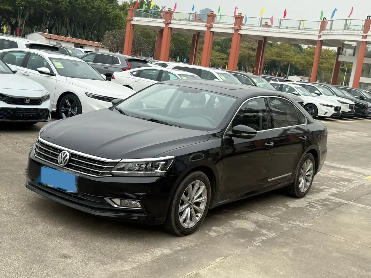 2017 Volkswagen Passat 1.8T 180HP L4 7DCT