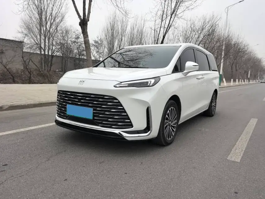 2025 Buick GL8 1.5T 180HP L4 2DHT PHEV