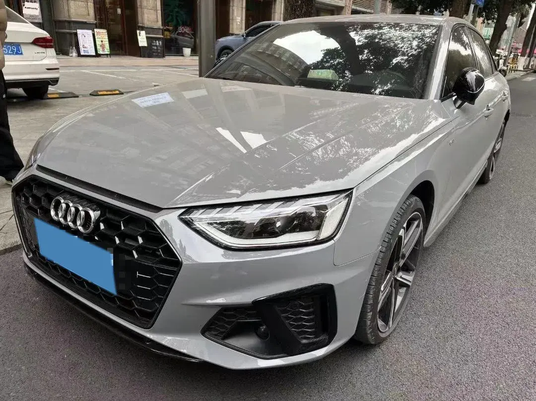 2025 Audi A4L 2.0T 190HP L4 7DCT