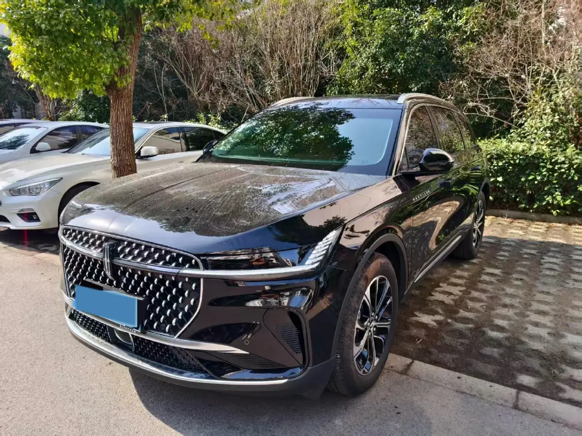 2025 Lincoln Nautilus 2.0T 261HP L4 8AT