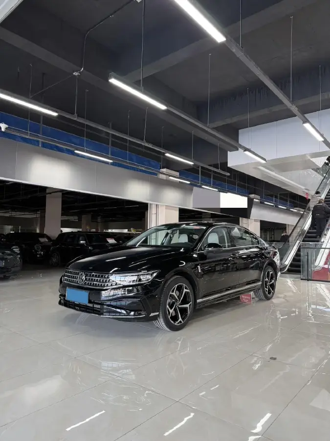 2026 Volkswagen Magotan 2.0T 220HP L4 7DCT