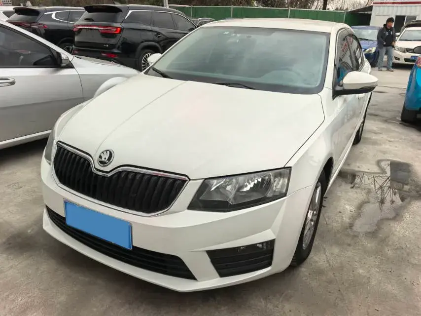 2017 Skoda Octavia 1.6L 110HP L4 5MT