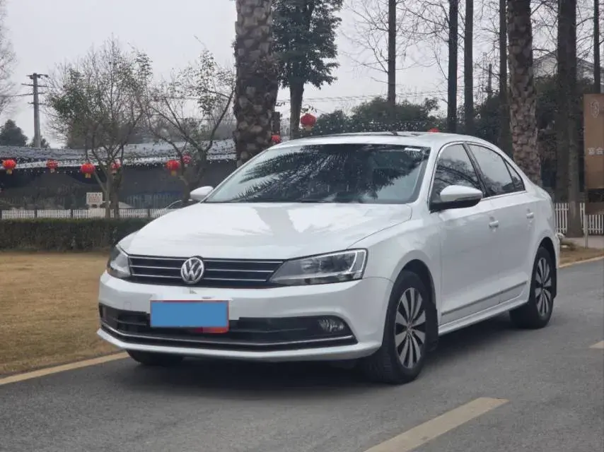 2018 Volkswagen Sagitar 1.2T 110HP L4 7DCT